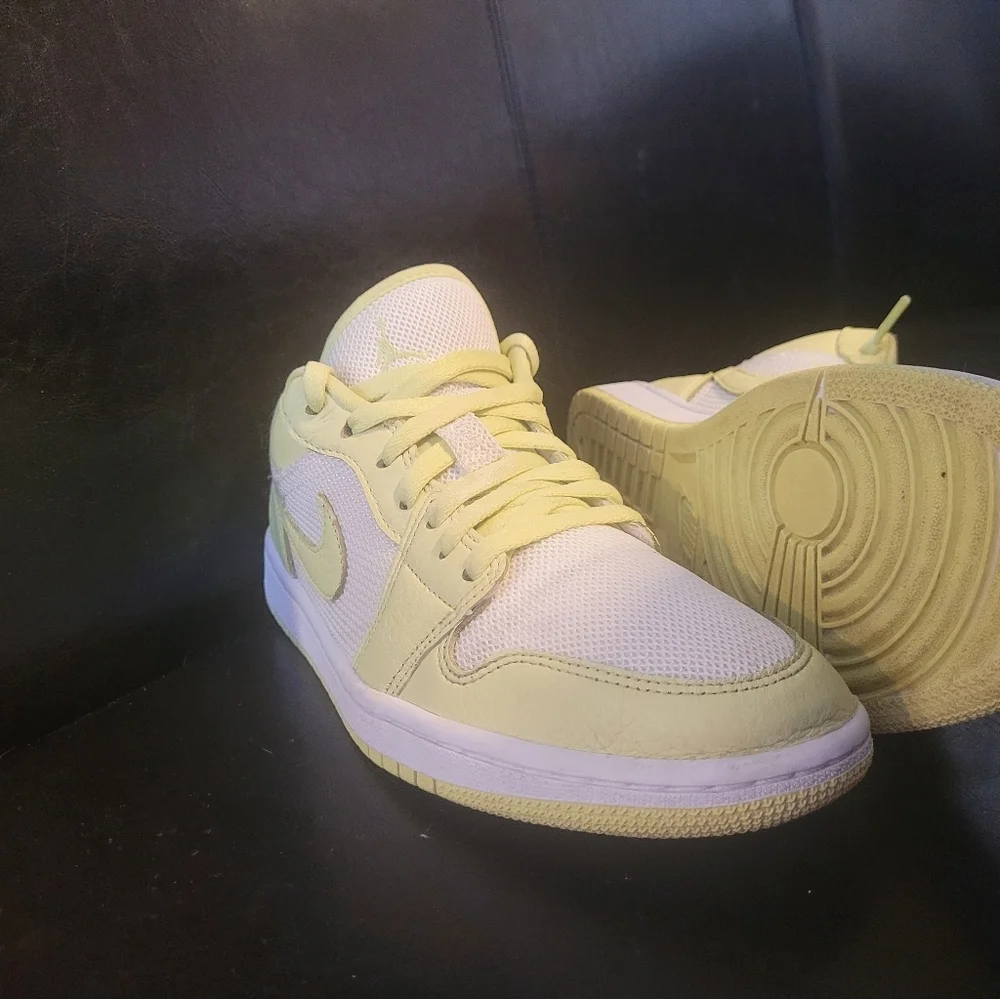 Nike Air Jordan Low Lime Green Sneakers Size 9.5 DH9619-103 - Picture 4 of 5